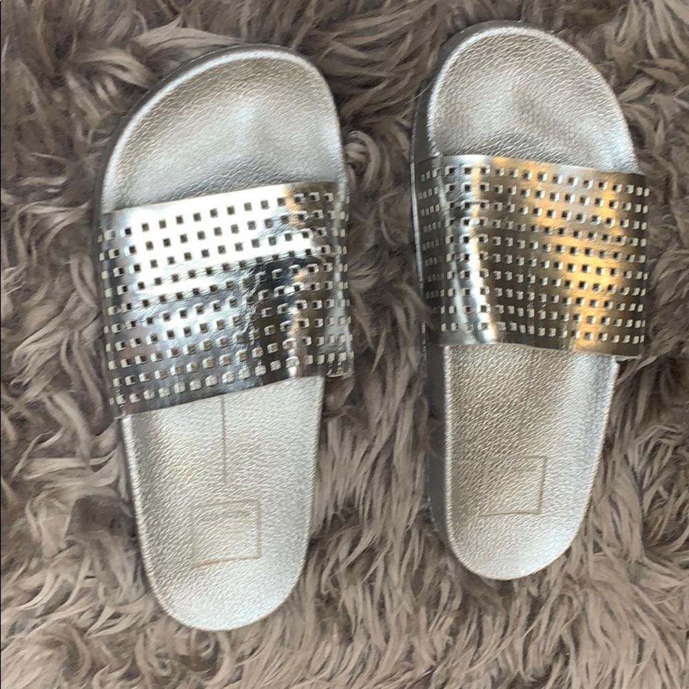 Dolce Vita Silver Slides